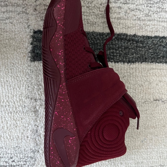 Kyrie 2 ‘Red Velvet’ - Picture 4 of 5